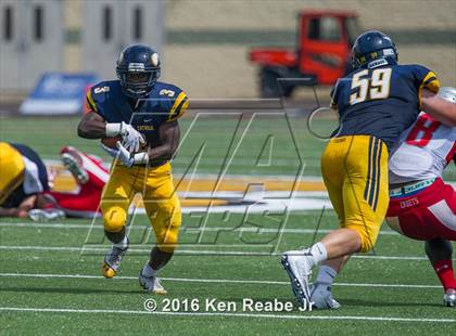 Thumbnail 3 in St. John's vs. Central Catholic (Western Pennsylvania Legends Football Classic) photogallery.