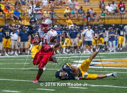 Thumbnail 2 in St. John's vs. Central Catholic (Western Pennsylvania Legends Football Classic) photogallery.
