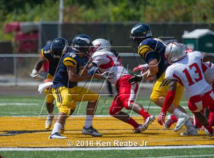 Thumbnail 3 in St. John's vs. Central Catholic (Western Pennsylvania Legends Football Classic) photogallery.
