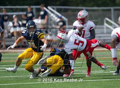 Thumbnail 1 in St. John's vs. Central Catholic (Western Pennsylvania Legends Football Classic) photogallery.
