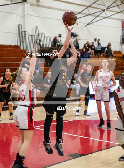 Thumbnail 3 in Monte Vista vs. Amador Valley (CIF NCS D1 1st Round) photogallery.
