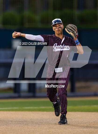 Thumbnail 3 in Salem Hills vs. Jordan (UHSAA 5A Bracket 2 Round 1) photogallery.