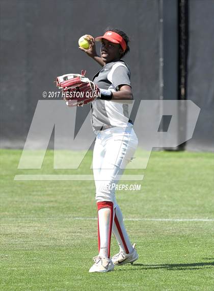 Thumbnail 1 in Mater Dei vs Corona (Alan Dugard Tournament) photogallery.