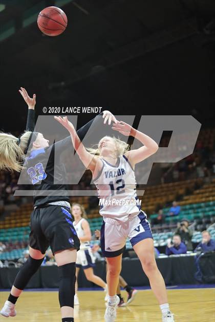 Thumbnail 1 in Grandview vs. Valor Christian (CHSAA 5A Final Four) photogallery.