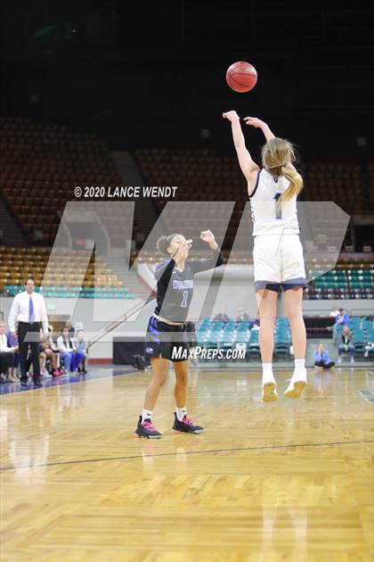 Thumbnail 1 in Grandview vs. Valor Christian (CHSAA 5A Final Four) photogallery.