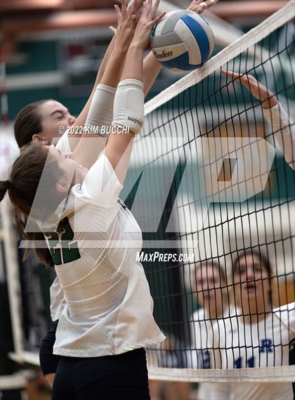 Thumbnail 3 in Rochester @ Lake Orion (Lake Orion Varsity Dragon Invite) photogallery.
