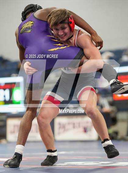 Thumbnail 1 in Lewisburg vs Desoto Central photogallery.