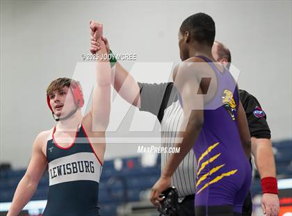 Thumbnail 2 in Lewisburg vs Desoto Central photogallery.