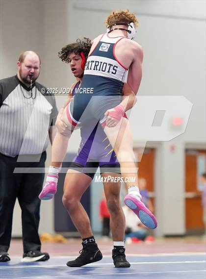Thumbnail 1 in Lewisburg vs Desoto Central photogallery.