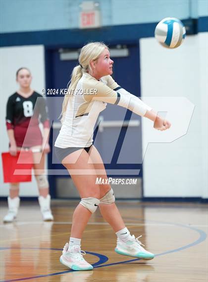 Thumbnail 1 in Chelsea vs. Mott (Our Lady Of The Lakes Invite) photogallery.