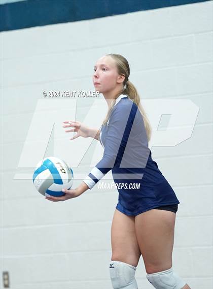 Thumbnail 2 in Chelsea vs. Mott (Our Lady Of The Lakes Invite) photogallery.