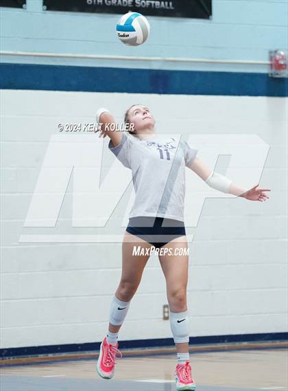 Thumbnail 2 in Chelsea vs. Mott (Our Lady Of The Lakes Invite) photogallery.
