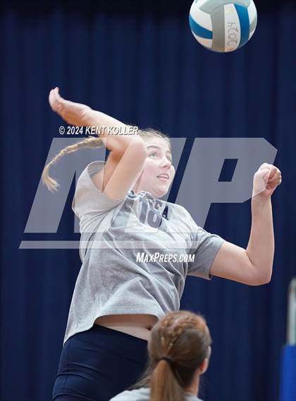 Thumbnail 1 in Chelsea vs. Mott (Our Lady Of The Lakes Invite) photogallery.