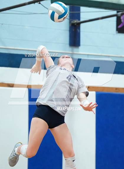 Thumbnail 1 in Chelsea vs. Mott (Our Lady Of The Lakes Invite) photogallery.