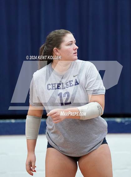 Thumbnail 2 in Chelsea vs. Mott (Our Lady Of The Lakes Invite) photogallery.