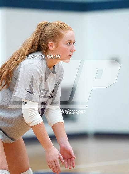 Thumbnail 3 in Chelsea vs. Mott (Our Lady Of The Lakes Invite) photogallery.