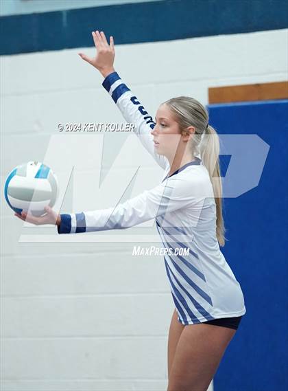 Thumbnail 2 in Chelsea vs. Mott (Our Lady Of The Lakes Invite) photogallery.