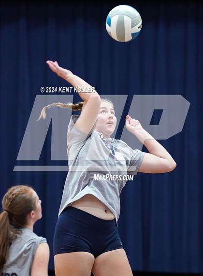 Thumbnail 2 in Chelsea vs. Mott (Our Lady Of The Lakes Invite) photogallery.