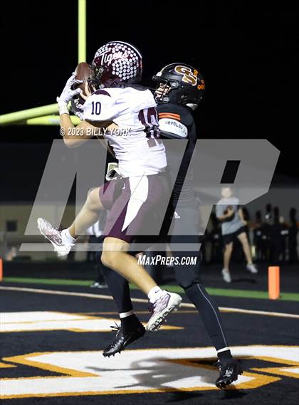Thumbnail 1 in Grand Saline vs Arp photogallery.