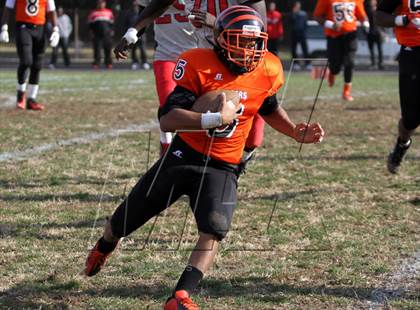 Thumbnail 2 in DuVal vs. Suitland photogallery.
