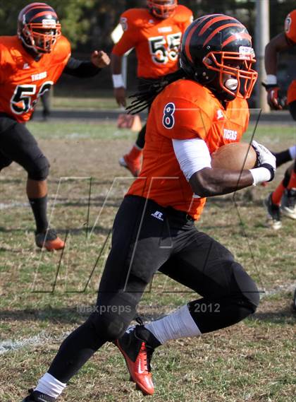 Thumbnail 1 in DuVal vs. Suitland photogallery.