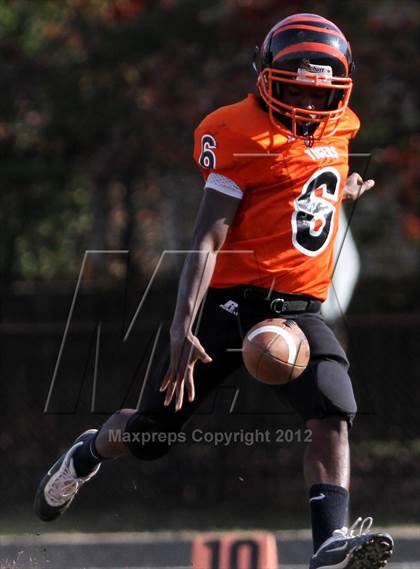 Thumbnail 2 in DuVal vs. Suitland photogallery.