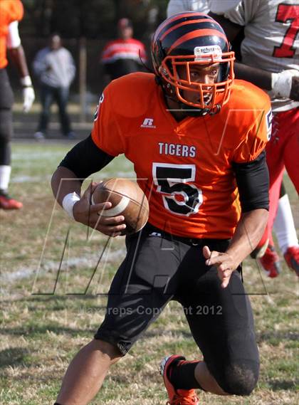 Thumbnail 1 in DuVal vs. Suitland photogallery.