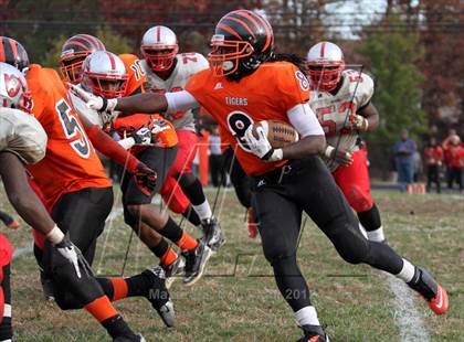 Thumbnail 3 in DuVal vs. Suitland photogallery.