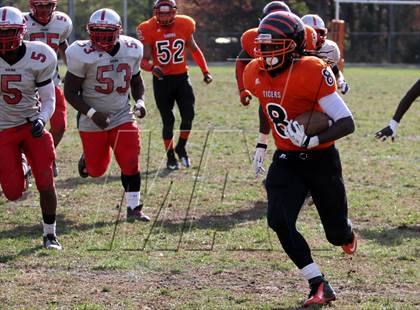 Thumbnail 3 in DuVal vs. Suitland photogallery.