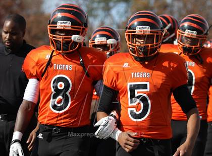 Thumbnail 1 in DuVal vs. Suitland photogallery.