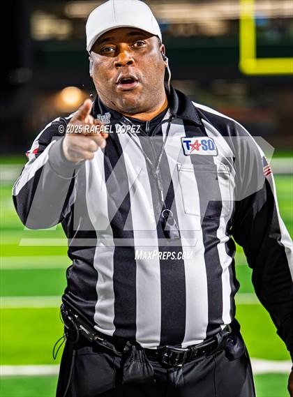 Thumbnail 1 in Kilgore vs. Almeta Crawford (UIL 4A D1 Football Quarterfinals) photogallery.