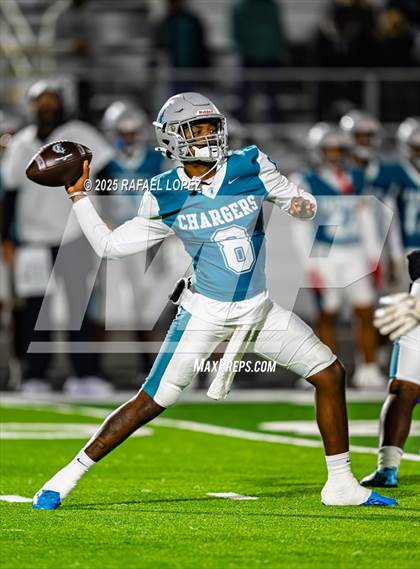 Thumbnail 2 in Kilgore vs. Almeta Crawford (UIL 4A D1 Football Quarterfinals) photogallery.