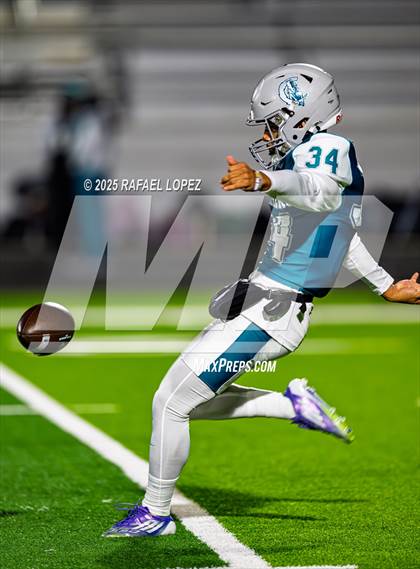 Thumbnail 2 in Kilgore vs. Almeta Crawford (UIL 4A D1 Football Quarterfinals) photogallery.