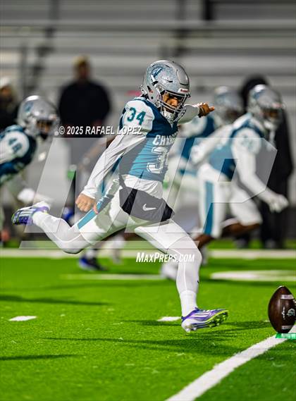 Thumbnail 1 in Kilgore vs. Almeta Crawford (UIL 4A D1 Football Quarterfinals) photogallery.