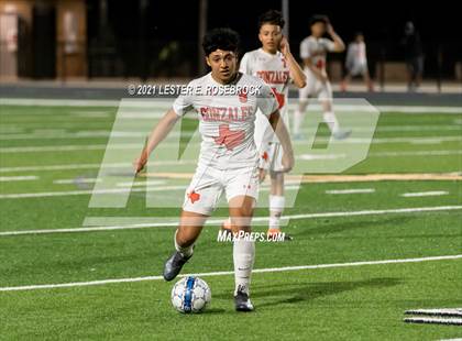 Thumbnail 3 in Gonzales @ La Vernia (UIL 4A Bi-District Playoffs) photogallery.