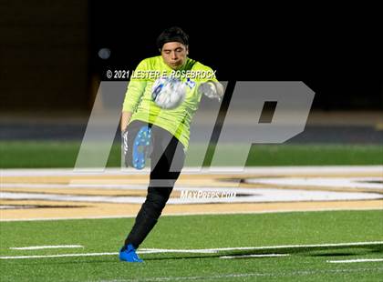 Thumbnail 3 in Gonzales @ La Vernia (UIL 4A Bi-District Playoffs) photogallery.