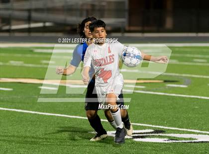 Thumbnail 3 in Gonzales @ La Vernia (UIL 4A Bi-District Playoffs) photogallery.