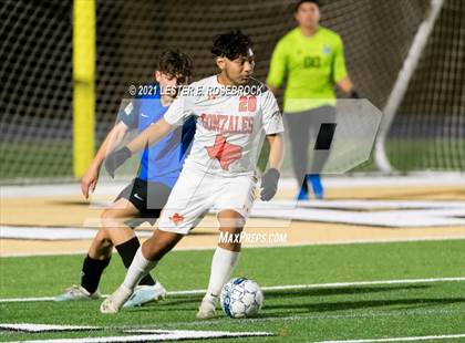 Thumbnail 3 in Gonzales @ La Vernia (UIL 4A Bi-District Playoffs) photogallery.