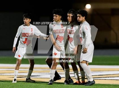 Thumbnail 3 in Gonzales @ La Vernia (UIL 4A Bi-District Playoffs) photogallery.