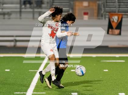 Thumbnail 1 in Gonzales @ La Vernia (UIL 4A Bi-District Playoffs) photogallery.