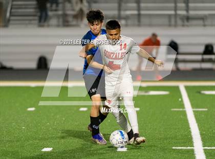 Thumbnail 2 in Gonzales @ La Vernia (UIL 4A Bi-District Playoffs) photogallery.