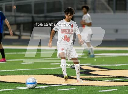 Thumbnail 1 in Gonzales @ La Vernia (UIL 4A Bi-District Playoffs) photogallery.