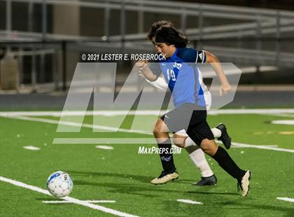 Thumbnail 1 in Gonzales @ La Vernia (UIL 4A Bi-District Playoffs) photogallery.