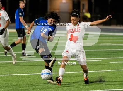 Thumbnail 1 in Gonzales @ La Vernia (UIL 4A Bi-District Playoffs) photogallery.