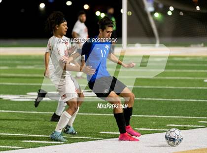 Thumbnail 2 in Gonzales @ La Vernia (UIL 4A Bi-District Playoffs) photogallery.
