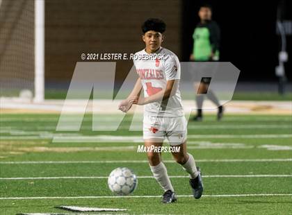 Thumbnail 1 in Gonzales @ La Vernia (UIL 4A Bi-District Playoffs) photogallery.