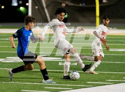 Thumbnail 3 in Gonzales @ La Vernia (UIL 4A Bi-District Playoffs) photogallery.