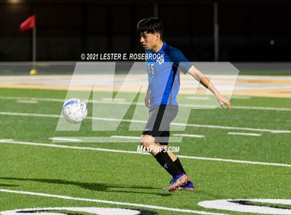 Thumbnail 3 in Gonzales @ La Vernia (UIL 4A Bi-District Playoffs) photogallery.