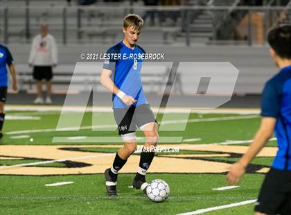 Thumbnail 1 in Gonzales @ La Vernia (UIL 4A Bi-District Playoffs) photogallery.