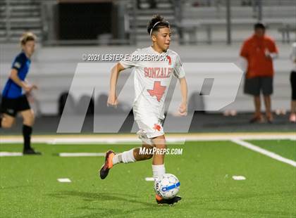 Thumbnail 3 in Gonzales @ La Vernia (UIL 4A Bi-District Playoffs) photogallery.